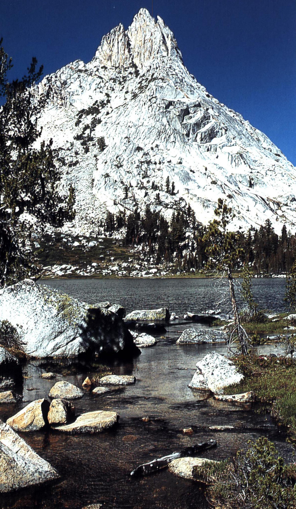 Yosemite: the story behind the scenery. kcpu0738g